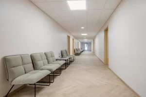 šiuolaikinės onkologijos klinikos koridorius